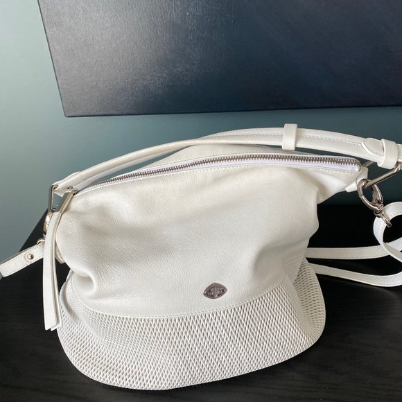 Sac à main à bandoulière en cuir blanc de marque THE TREND. - Picture 8 of 9